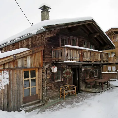 Almhutte Granat 690s *