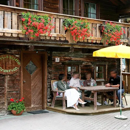 Almhutte Granat 690s